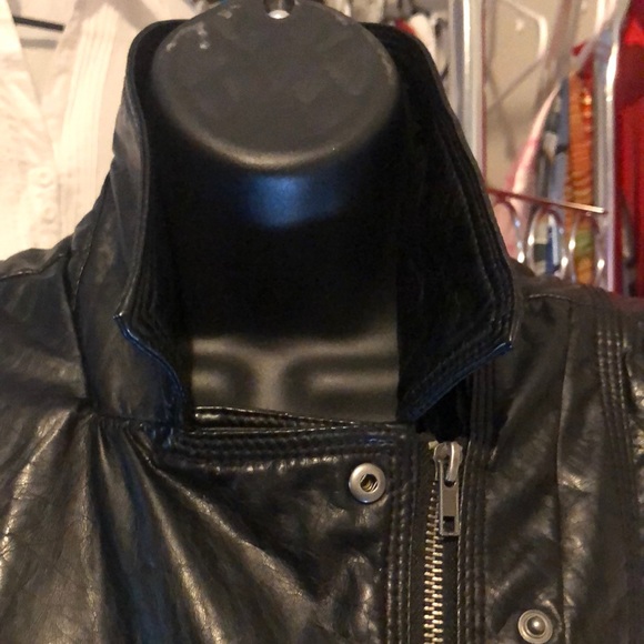 🏍️💜Guess Leather - faux sleeveless vest🌹🔥💜💚NWT - Picture 4 of 7